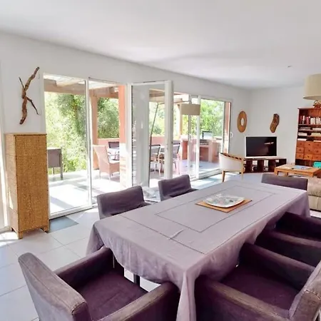 Avec Piscine Privee Dans Un Havre De Paix Hébergement de vacances *