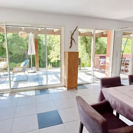 Avec Piscine Privée Dans Un Havre De Paix * Peri